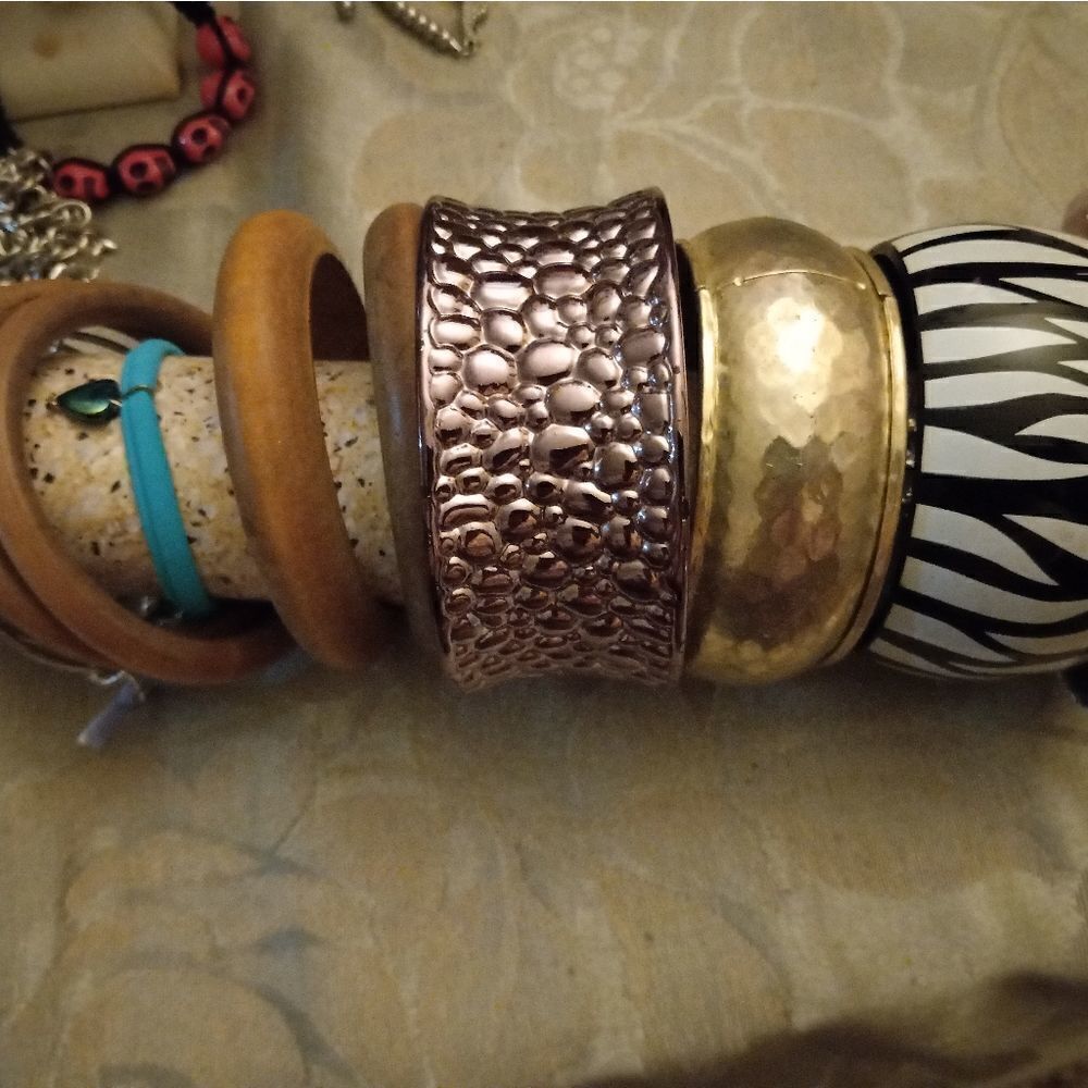 3 Randomized bracelets  